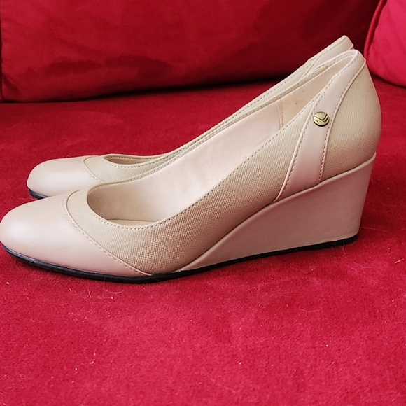 Life Stride Beige heel 6M - Picture 3 of 7